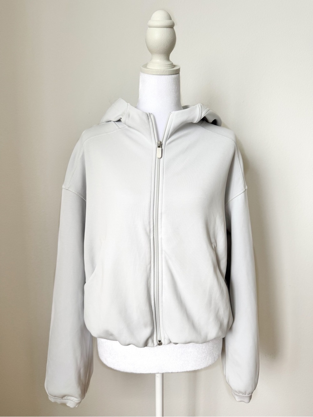 Lululemon Women’s Softstreme Full Zip Hoodie Bone Sz 6